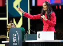 手因一次跌 手因一次跌